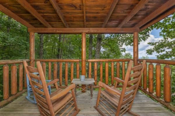 Views, Game Room And Hot Tub Bearway To Heaven Sevierville Exterior foto
